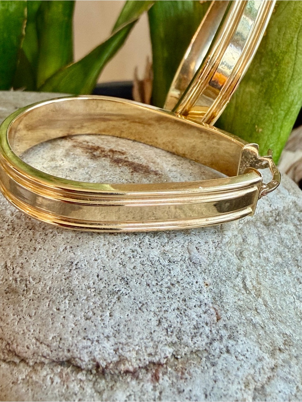 14k gold hoop earrings - Picture 5 of 8